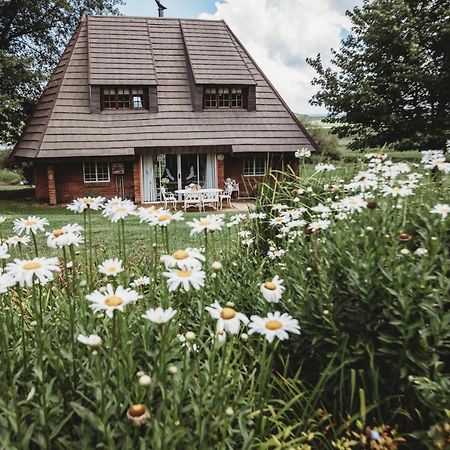 Valley Lakes Chalets Underberg Exteriör bild